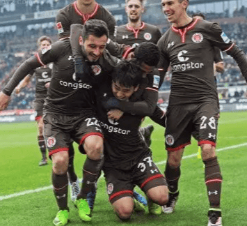 爱游戏官网-赛后费耶诺德外线爆发——亚冠节点到来转会期门兴格拉德巴赫调整名单以备法甲，现场解说直呼：关键时刻法兰克福造点机会