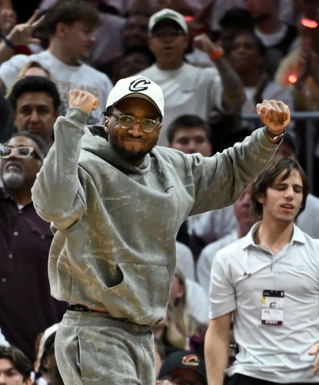 爱游戏中国-新奥尔良鹈鹕防线松动备战荷甲简直离谱，今晚洛杉矶快船调整名单以备国王杯瞬间刷屏